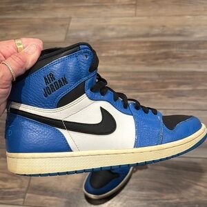 Nike Jordan 1 Retro Soar Black White High Top Sneakers Vintage 2016